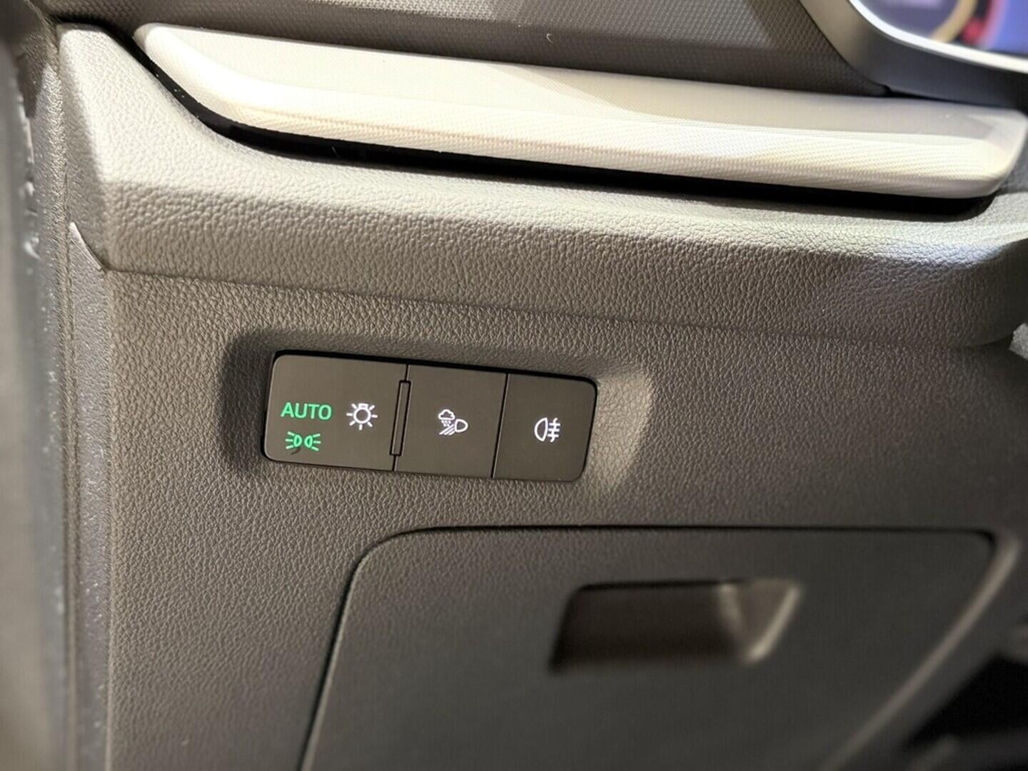 OI11002915_24.webp_Octavia Selection 1.5 TSI 85 kW  