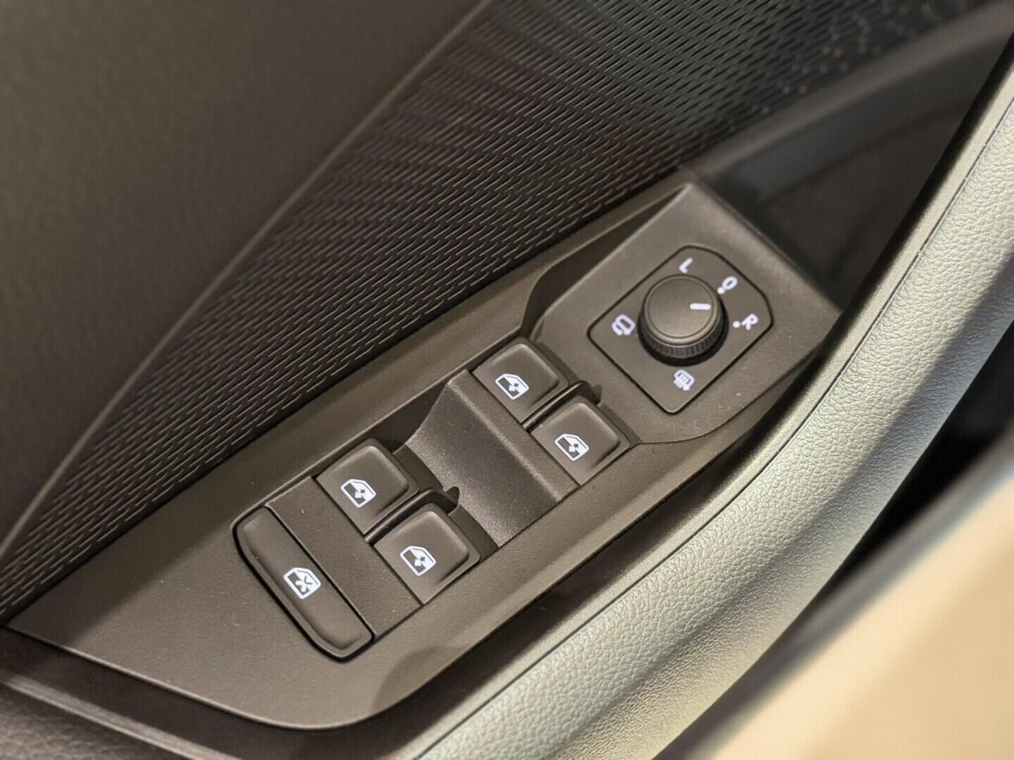 OI11002915_25.webp_Octavia Selection 1.5 TSI 85 kW  