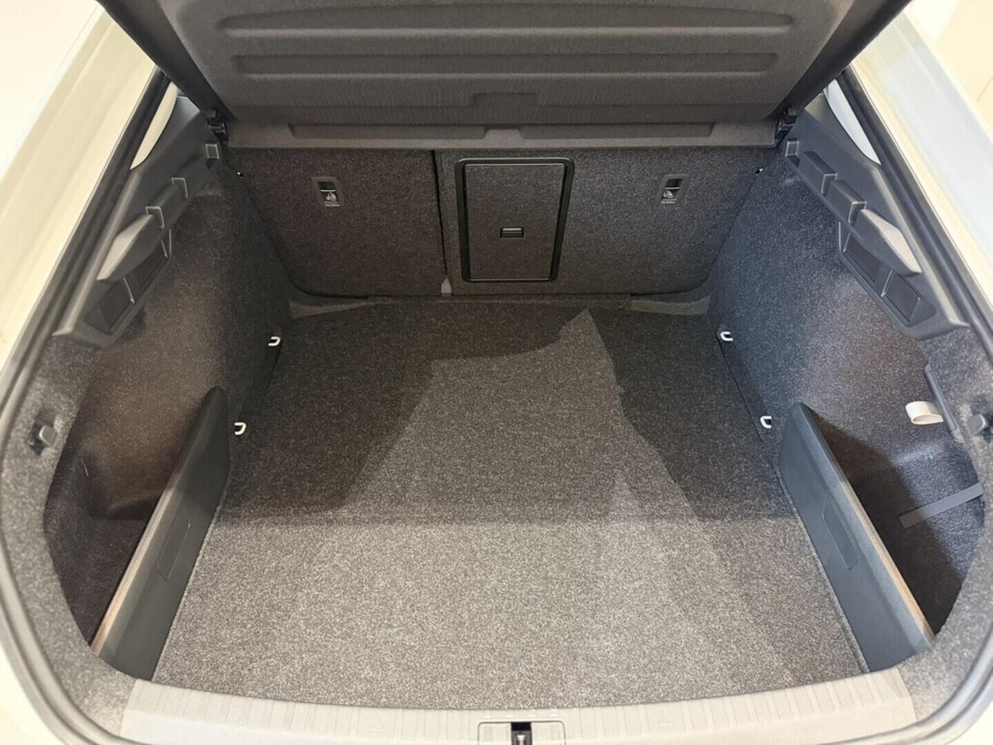 OI11002918_18.webp_Octavia Selection 1.5 TSI 85 kW  