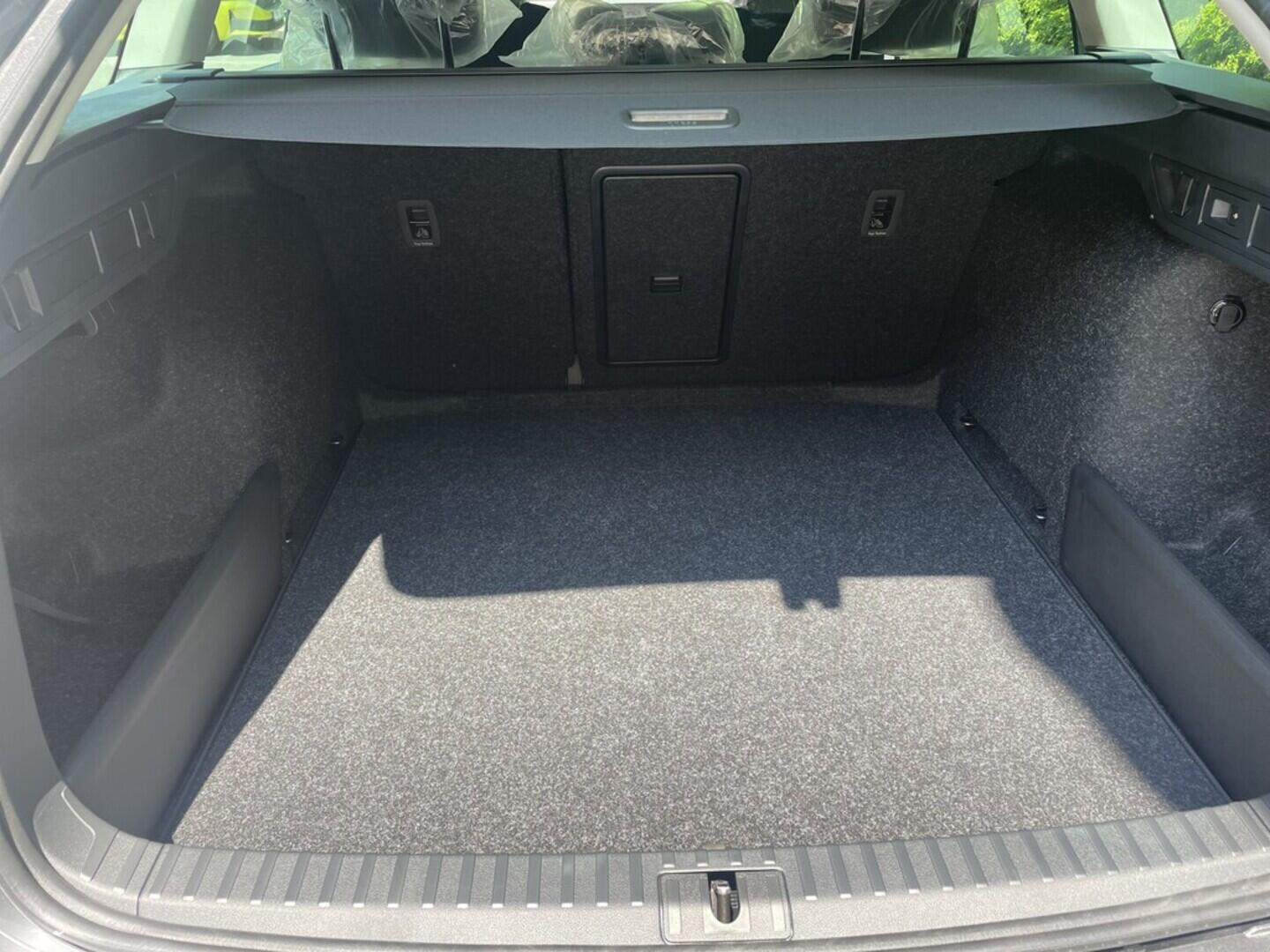 OI11002920_20.webp_Octavia Combi 130 Let 1.5 TSI 85 kW