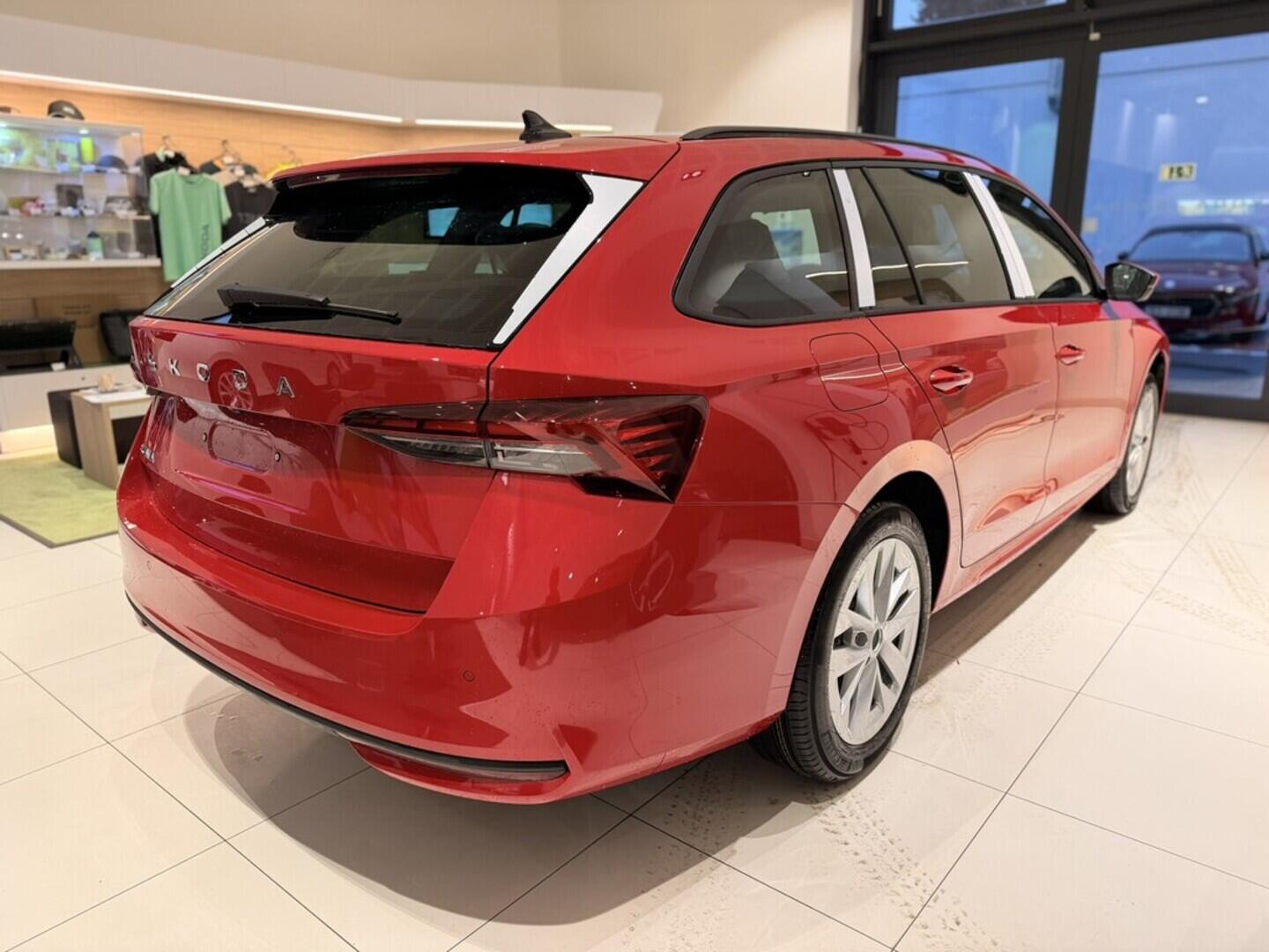 OI11002921_13.webp_Octavia Combi Classic 1.5 TSI 85 kW