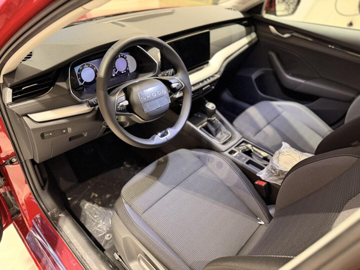 OI11002921_14.webp_Octavia Combi Classic 1.5 TSI 85 kW