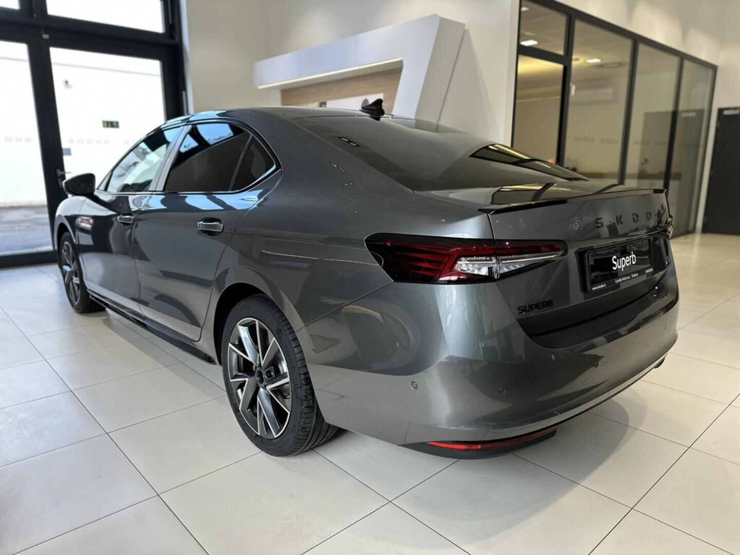 OI11002923_12.webp_Superb Sportline 2.0 TDI 142 kW 4x4