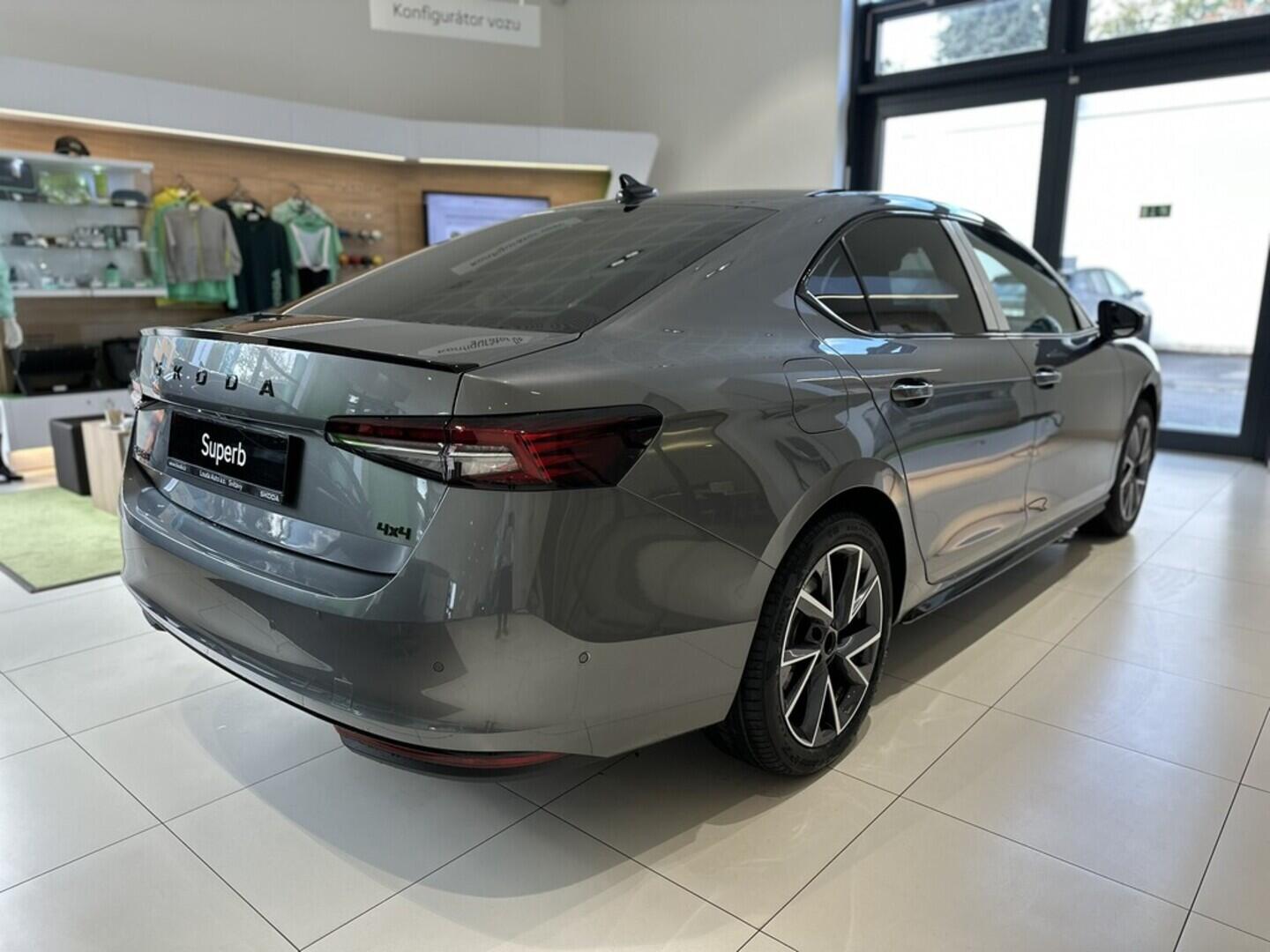 OI11002923_13.webp_Superb Sportline 2.0 TDI 142 kW 4x4