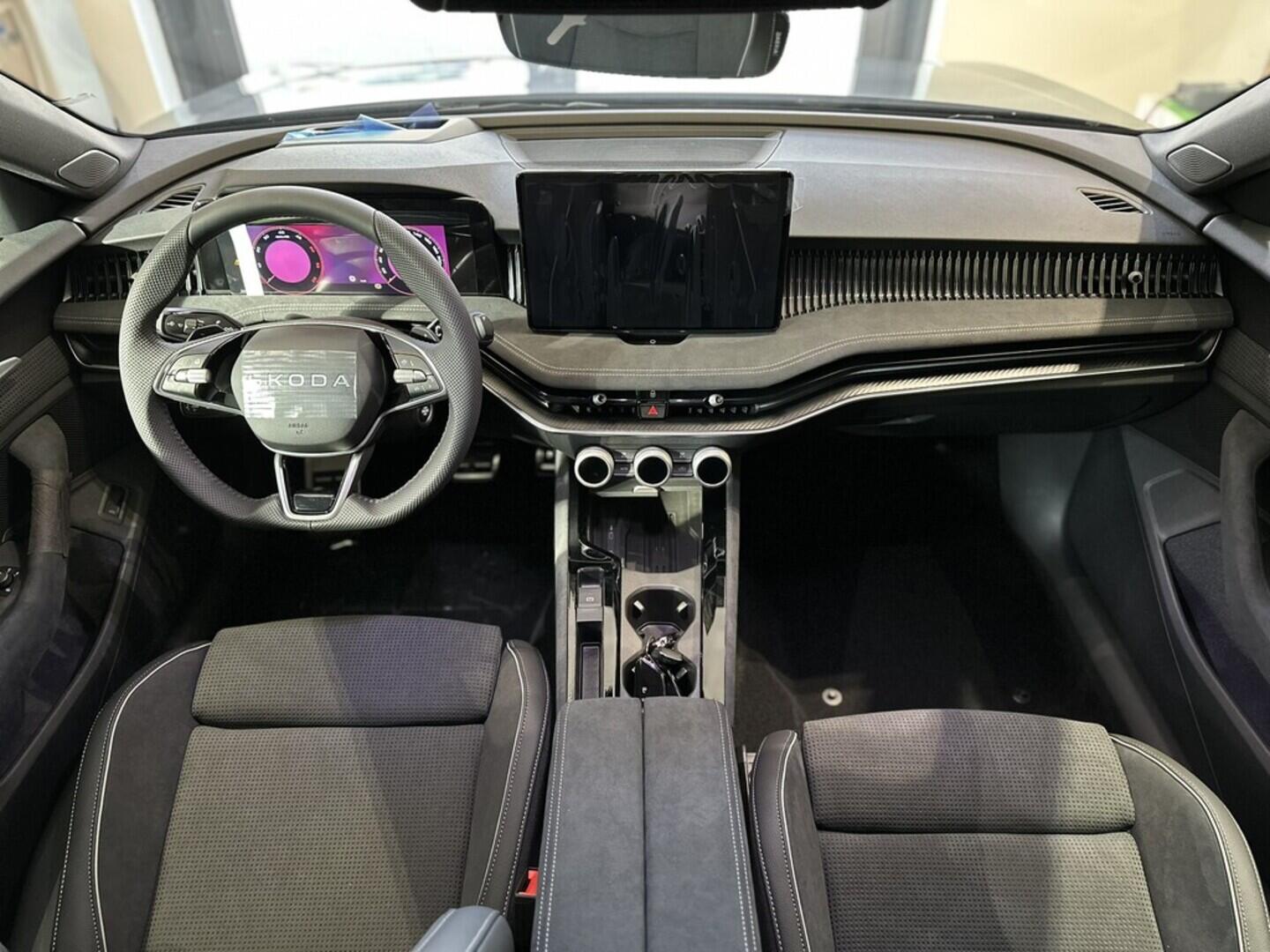 OI11002923_15.webp_Superb Sportline 2.0 TDI 142 kW 4x4