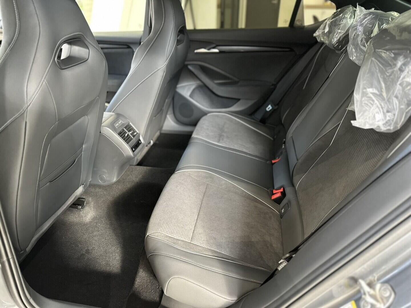 OI11002923_17.webp_Superb Sportline 2.0 TDI 142 kW 4x4