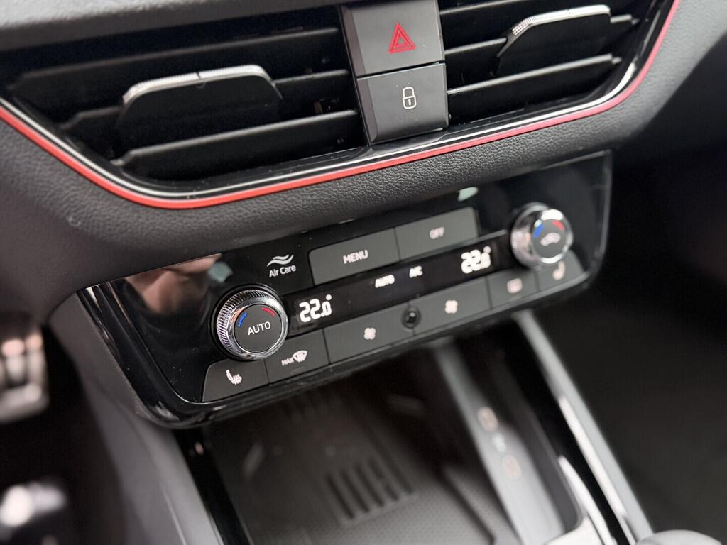 OI11002927_20.webp_Scala Dymanic 1.0 TSI 85 kW DSG černá