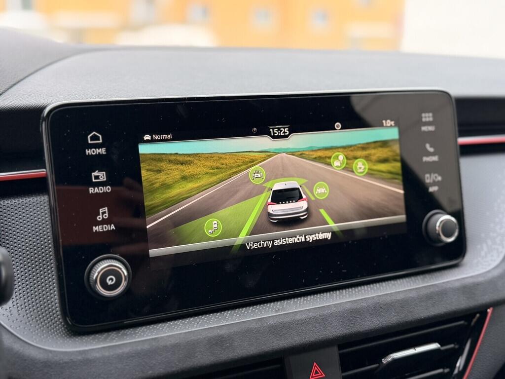 OI11002927_24.webp_Scala Dymanic 1.0 TSI 85 kW DSG černá