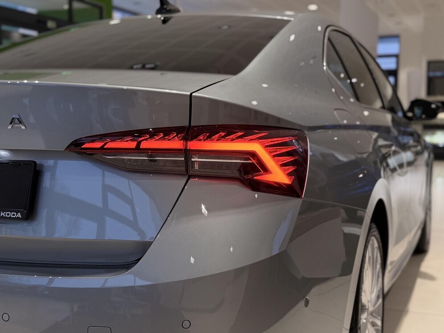 OI11002929_31.webp_Octavia Exclusive Selection 2.0 TDI 110 kW DSG