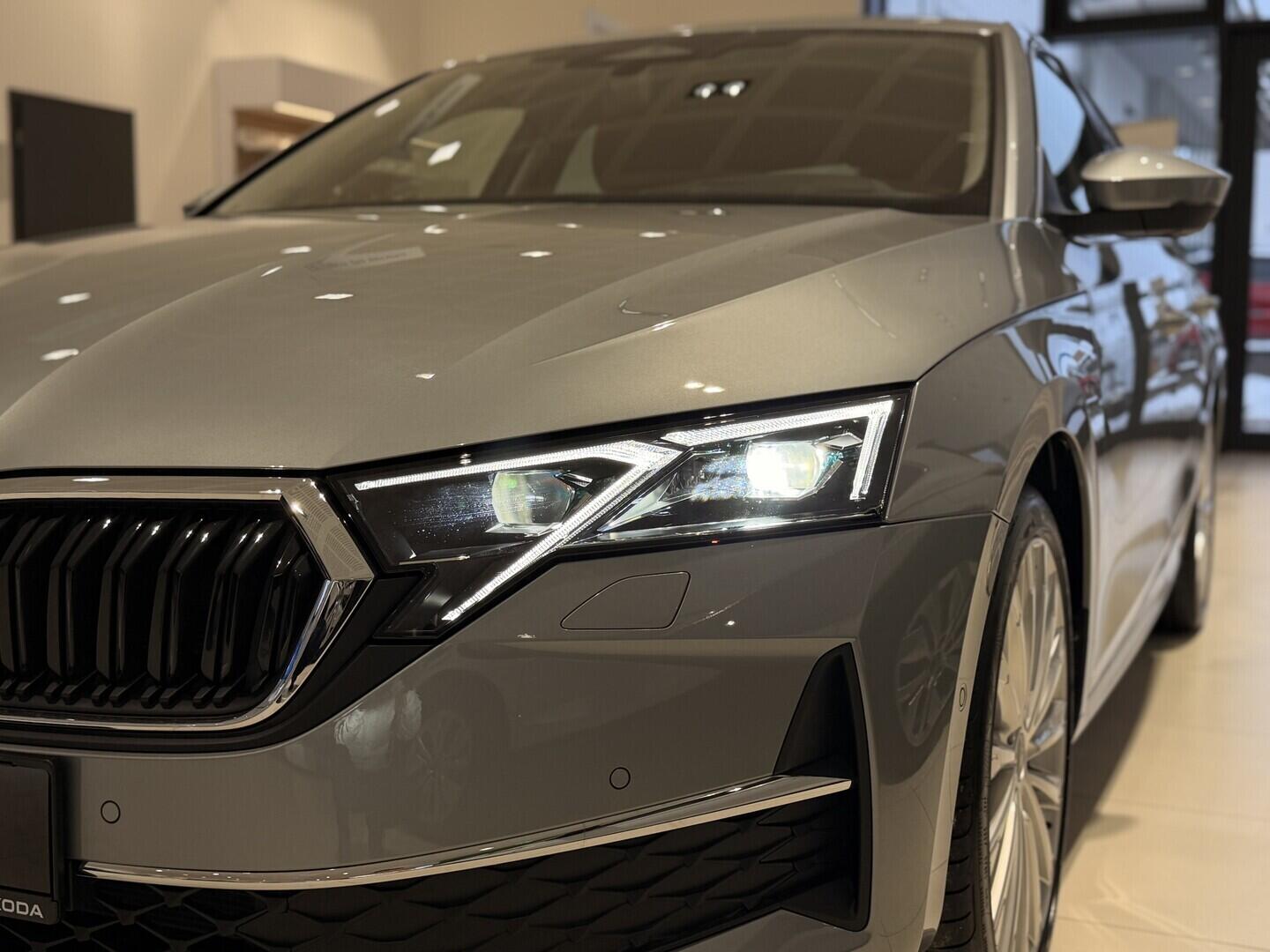 OI11002929_32.webp_Octavia Exclusive Selection 2.0 TDI 110 kW DSG