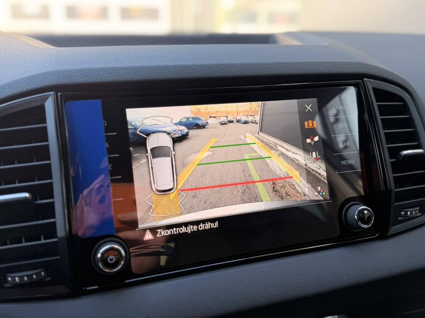 OI11002949_24.webp_Karoq Classic 1.5 TSI 110 kW DSG