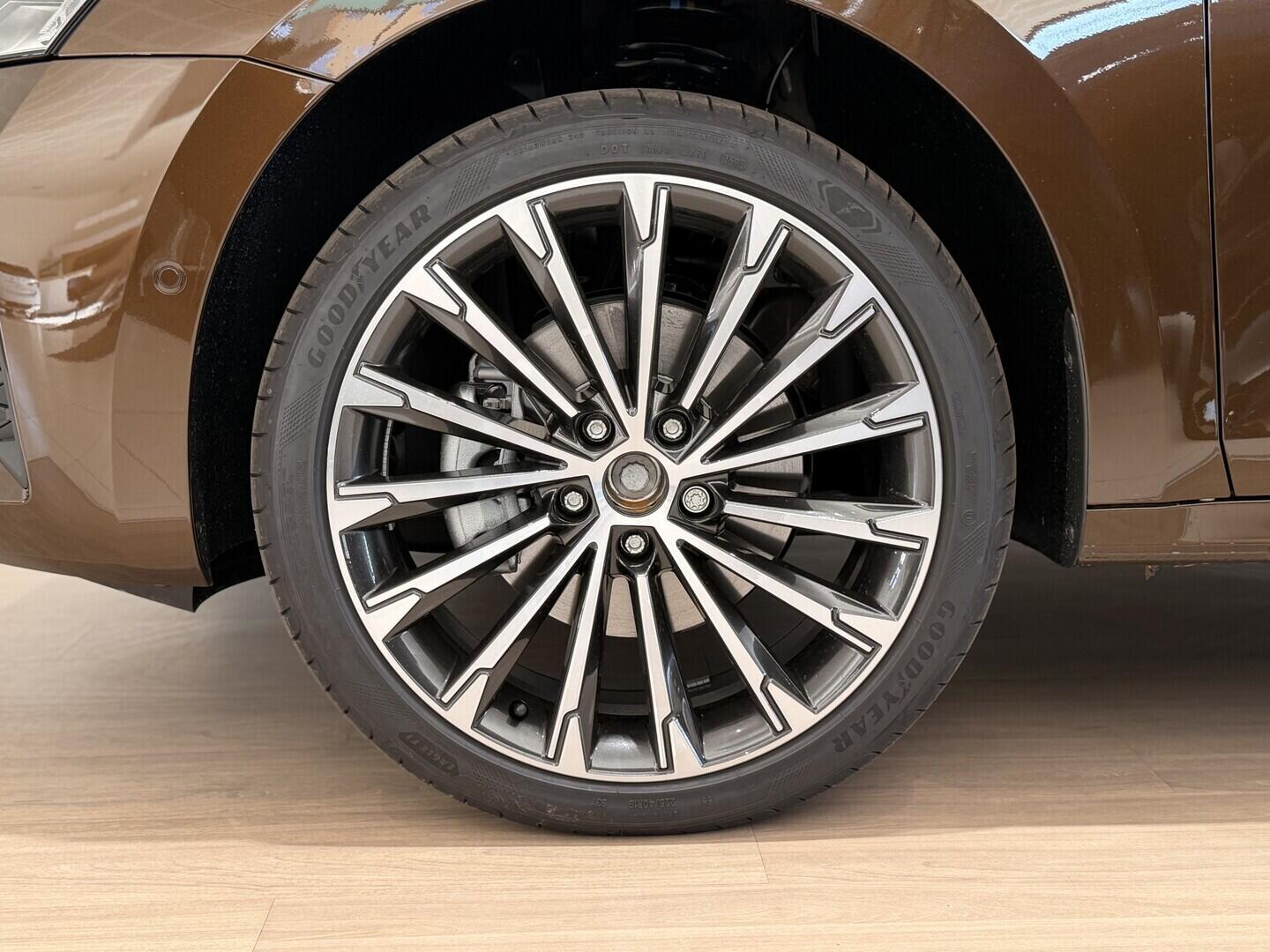 OI11002956_19.webp_Octavia Combi Exclusive Selection 2.0 TDI 110 kW DSG