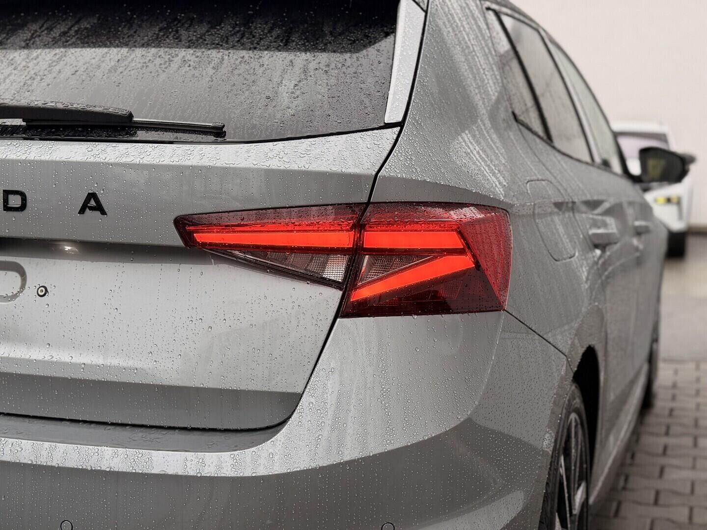 OI11002964_33.webp_Fabia Monte Carlo 1.0 TSI 85 kW DSG