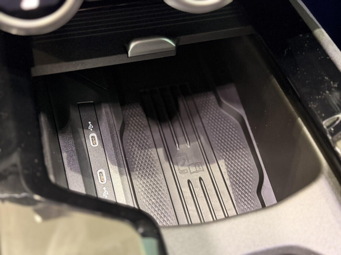 OI11002977_21.webp_Superb Combi Sportline 2.0 TDI 142 kW 4x4