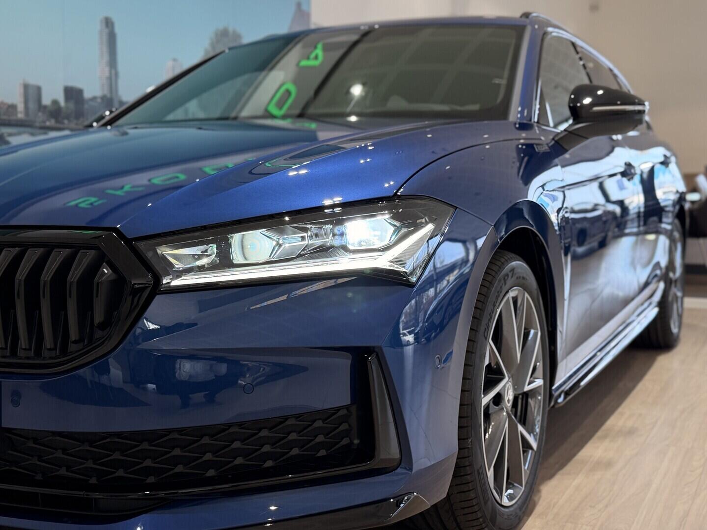 OI11002977_31.webp_Superb Combi Sportline 2.0 TDI 142 kW 4x4