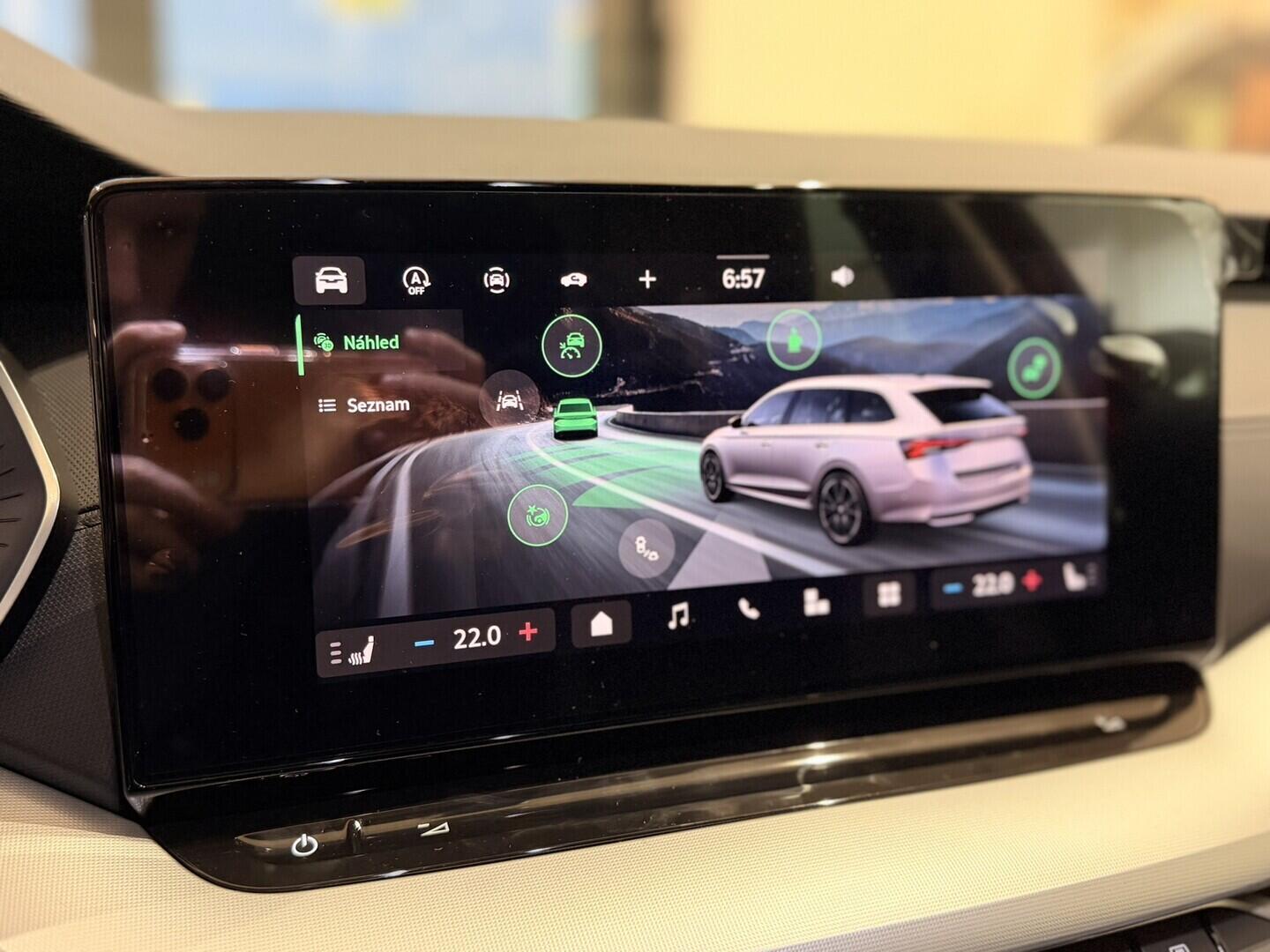 OI11002989_23.webp_Octavia Combi Classic 1.5 TSI 85 kW červená