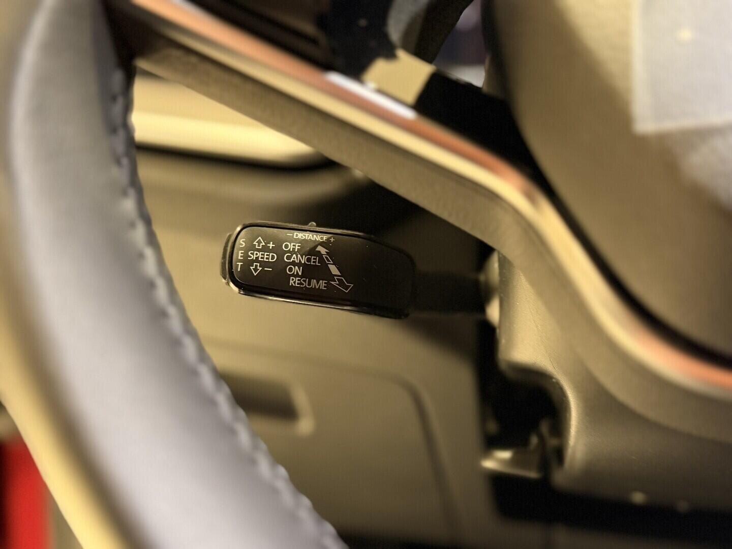 OI11002989_25.webp_Octavia Combi Classic 1.5 TSI 85 kW červená