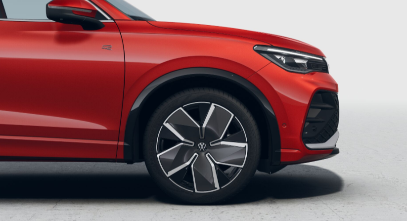 OI23O02605_15.webp_Tiguan R-Line People 1,5 110 kW