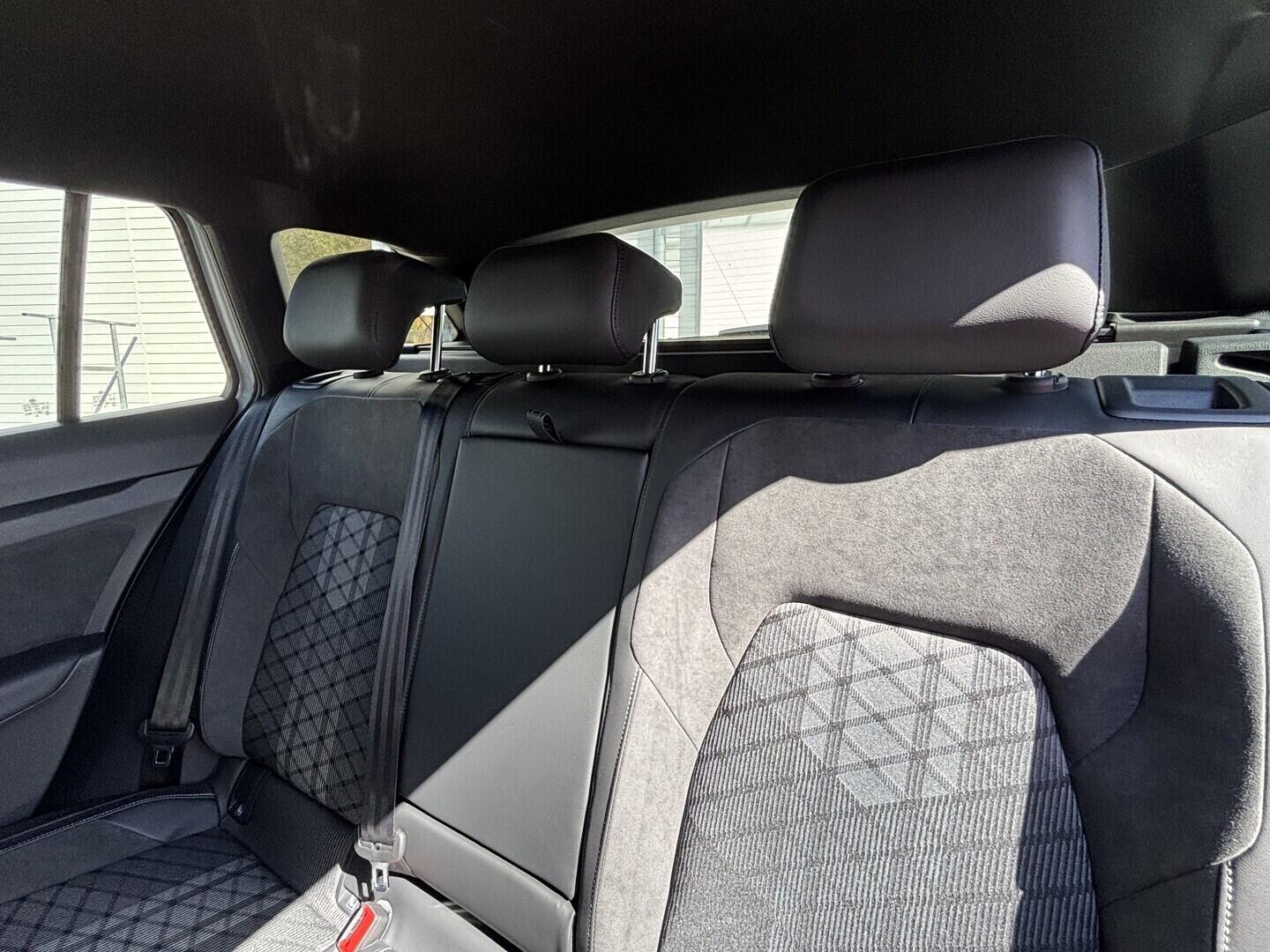 OI23O02646_18.webp_Golf V. R-line People  1,5 eTSI 7DSG mHEV 110 kW