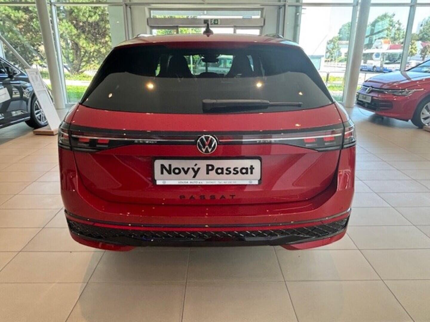 OI23O02677_23.webp_Passat R-Line People 2,0 TSI 150 kW  150 kW Passat R-Line People 2,0 TSI 150 kW