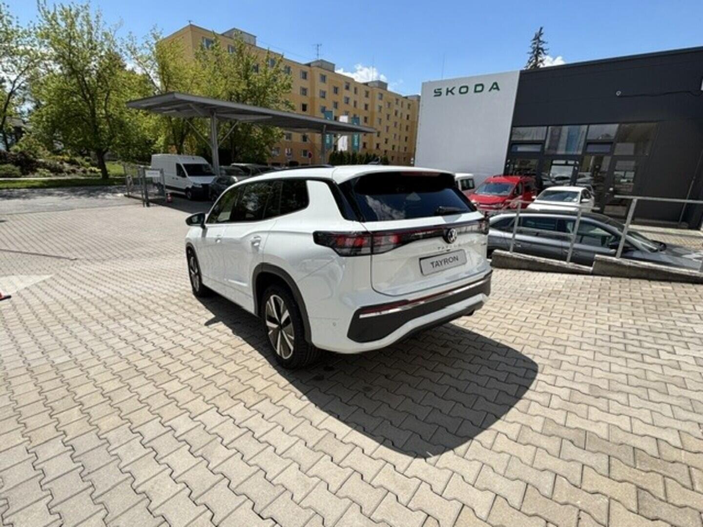 OI23O02750_13.webp_Tayron Elegance 2,0 TDI 4MOT 142 kW