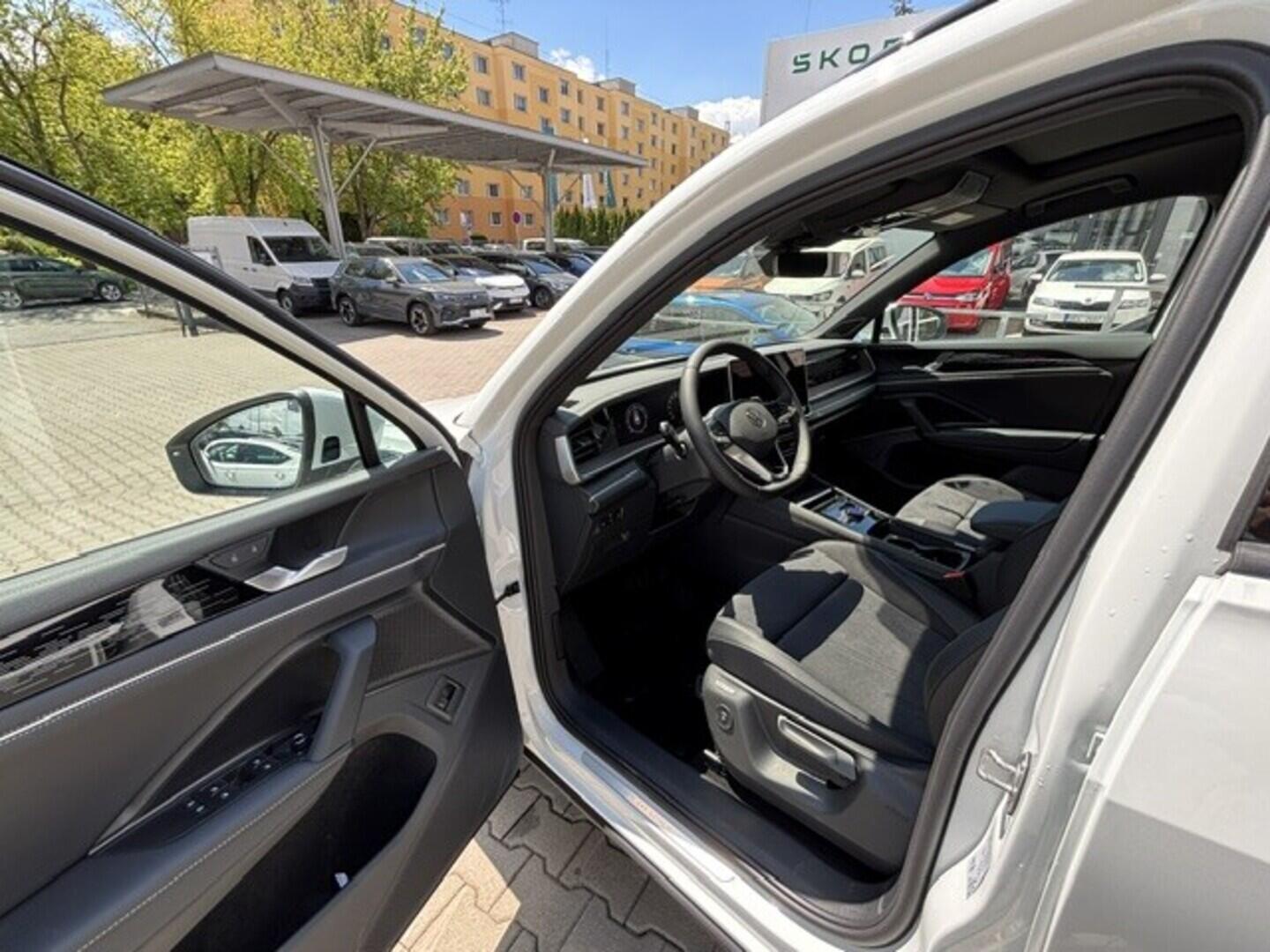 OI23O02750_14.webp_Tayron Elegance 2,0 TDI 4MOT 142 kW