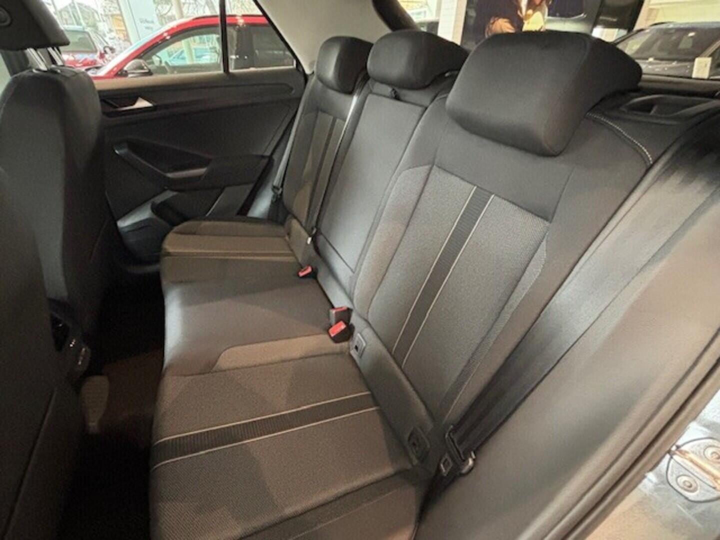 OI23O02767_17.webp_T-Roc Love 1,5 TSI 7DSG 110 kW