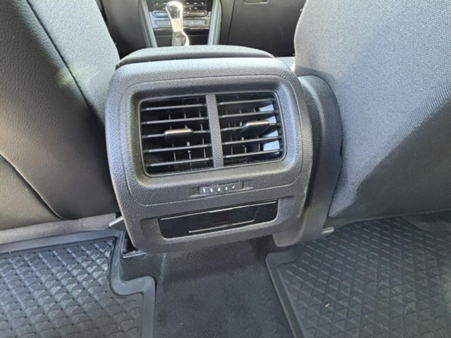 OI23O02795_19.webp_Touran People 1,5 TSI 110 kW EVO2 6G 1,5 110 kW