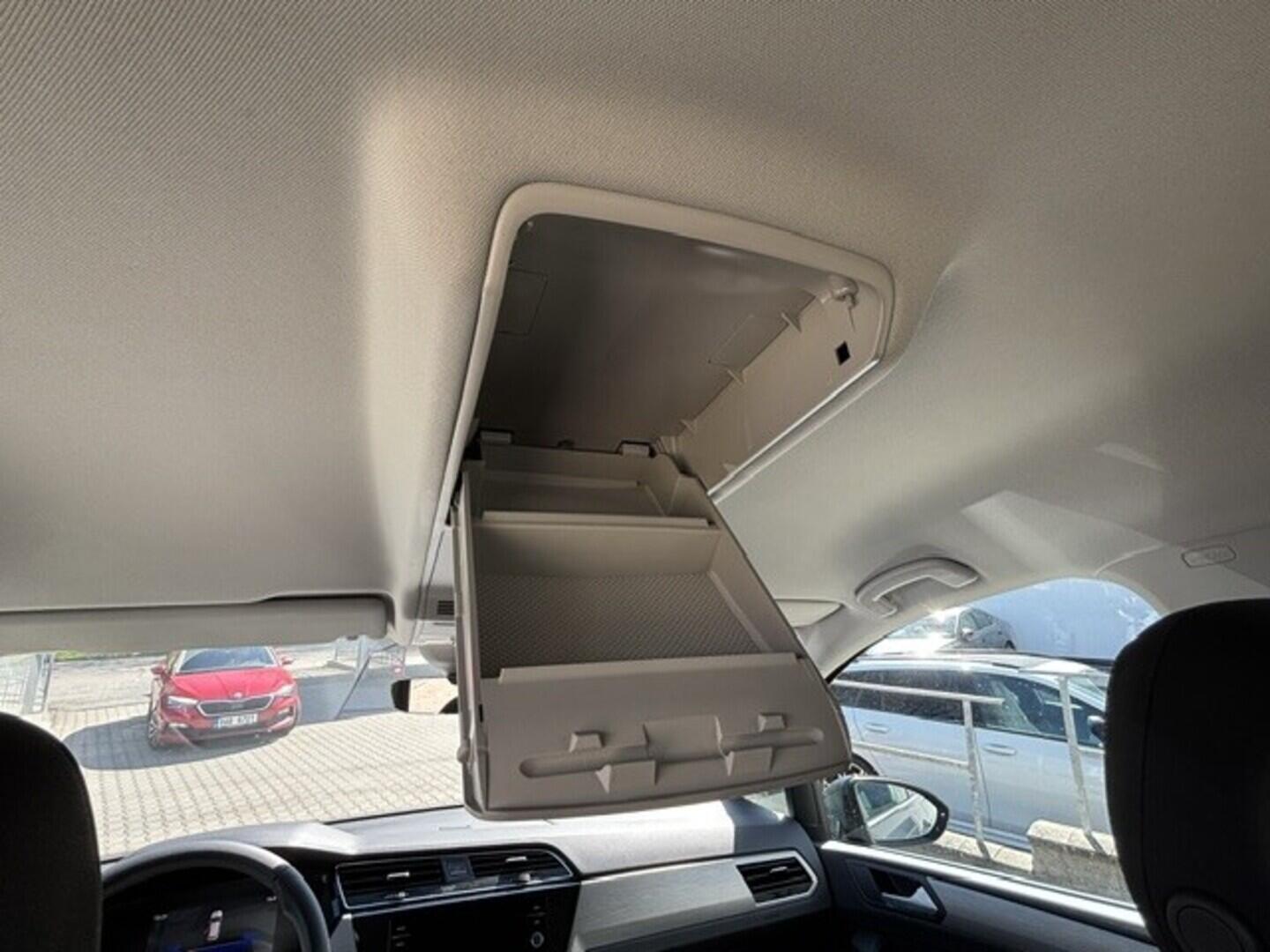 OI23O02795_20.webp_Touran People 1,5 TSI 110 kW EVO2 6G 1,5 110 kW