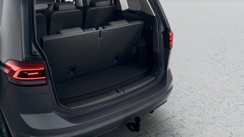 OI23O02796_15.webp_Touran People 1,5 TSI 110 kW EVO2 7DSG 110 kW