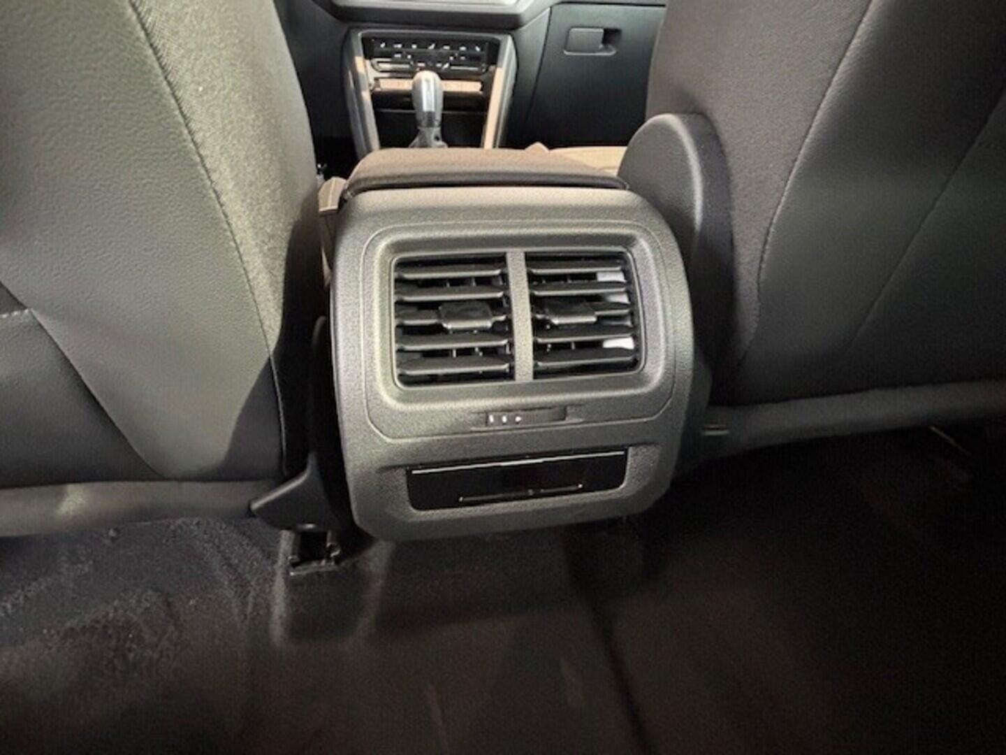 OI23O02796_17.webp_Touran People 1,5 TSI EVO2 7DSG 110 kW