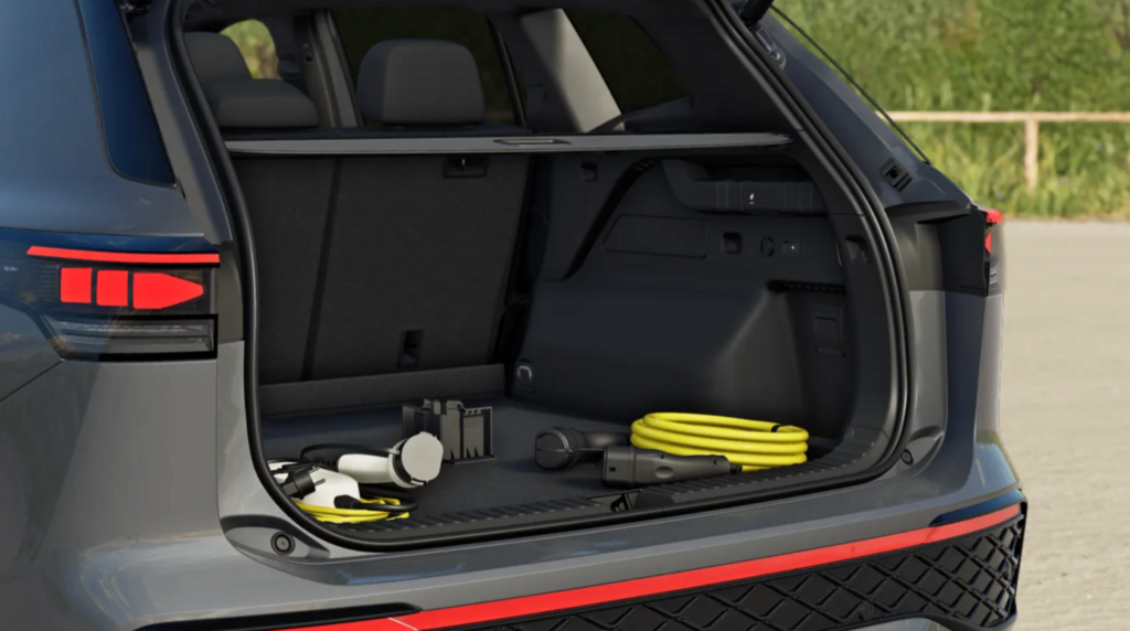 OI23O02797_17.webp_Tayron R-Line 1,5 TSI 200 kW eHybrid 130 kW 6 DSG