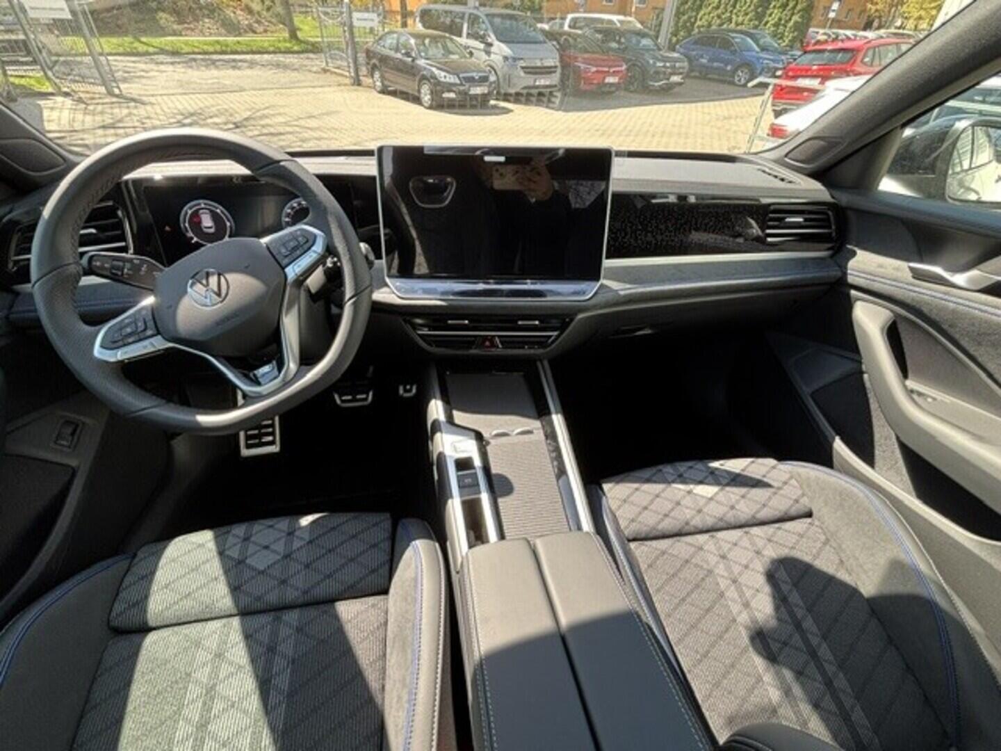 OI23O02799_15.webp_Passat R-Line People 2,0 TDI 142 kW 4MOT  142 kW