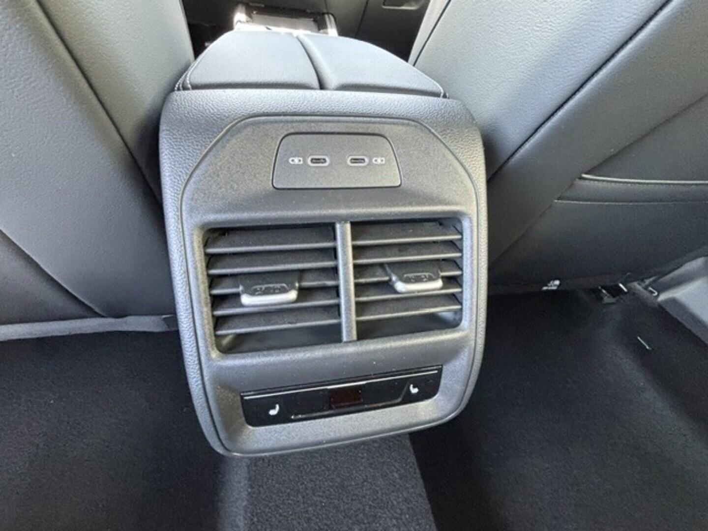 OI23O02799_18.webp_Passat R-Line People 2,0 TDI 142 kW 4MOT  142 kW