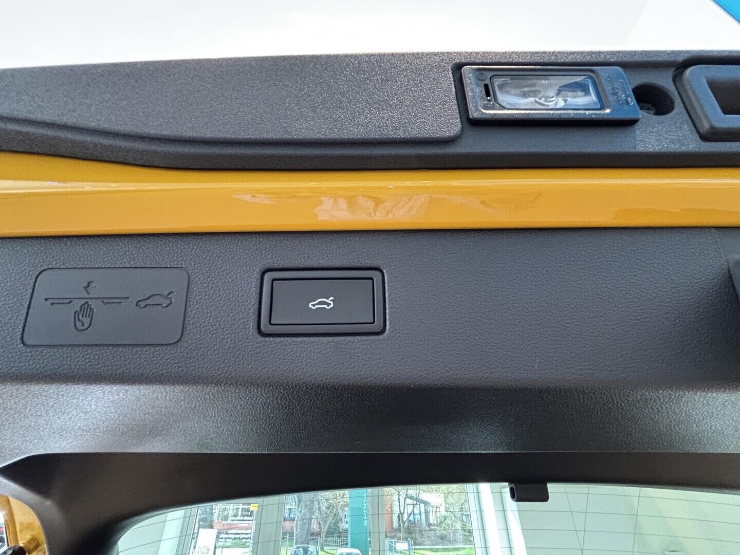 OI23O02803_20.webp_T-Roc R-Line 1,5 eTSI 7DSG 110 kW