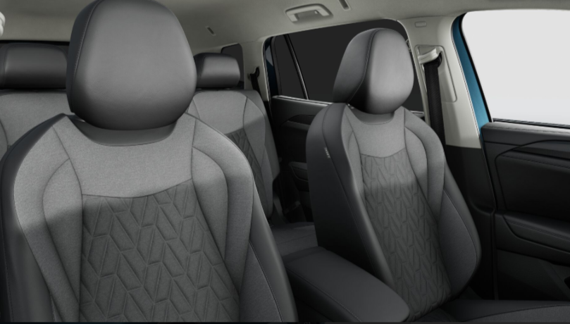 OI23O02806_11.webp_Tayron People 1,5 eTSI mHEV 110 kW