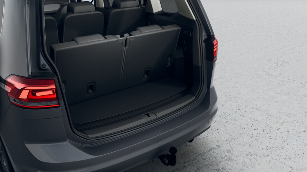 OI23O02835_15.webp_Touran People 1,5 TSI EVO2 7DSG 110 kW