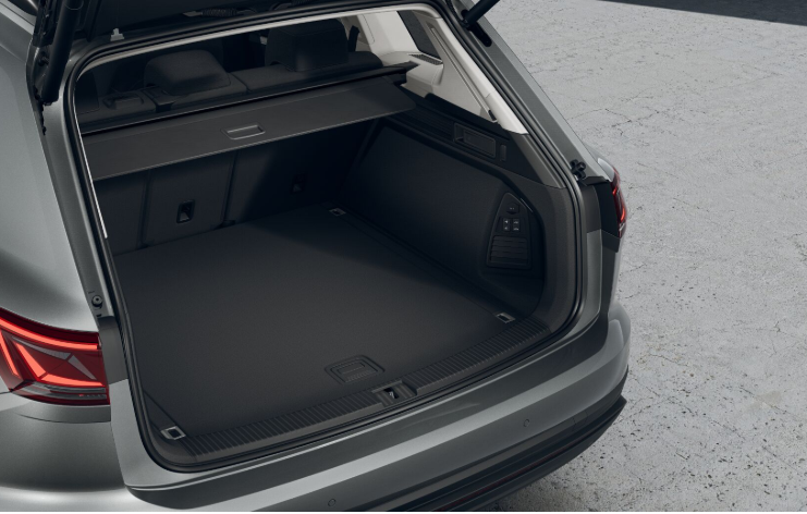 OI23O02844_15.webp_Touareg Friends 3.0 TDI 4MOT 210 kW Tiptronic 8st. automat