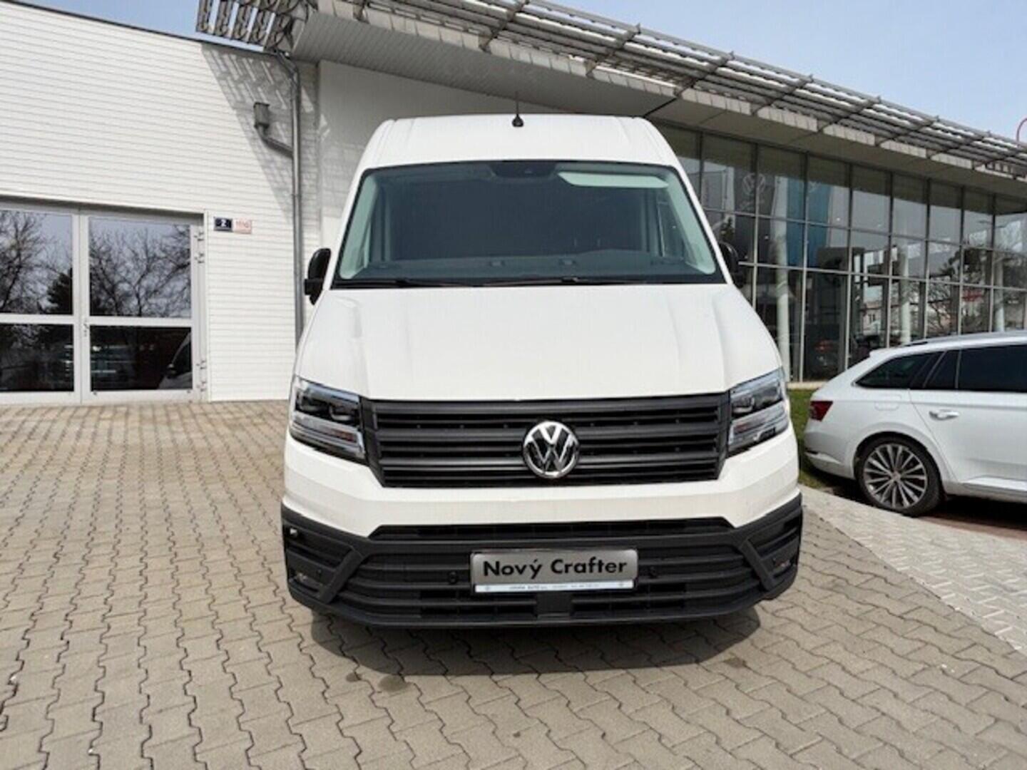 OI23U00918_19.webp_Crafter skříň 35 103kW 8AU FWD DR 2,0 103 kW