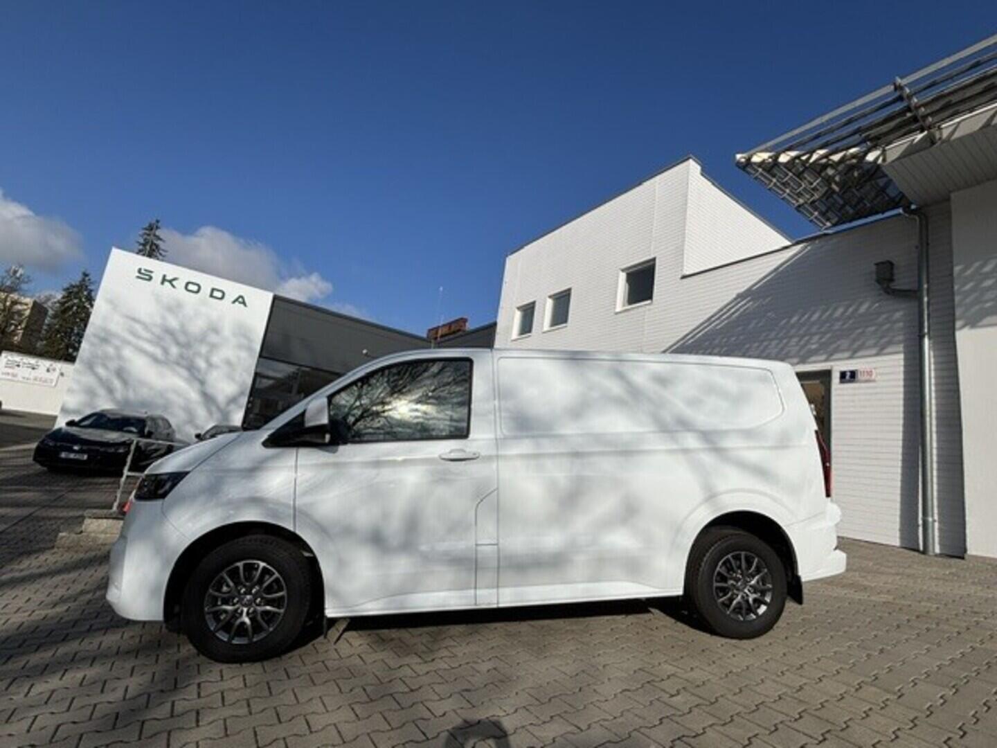 OI23U01027_18.webp_Transporter skříň KR 2,0 TDI 110 kW