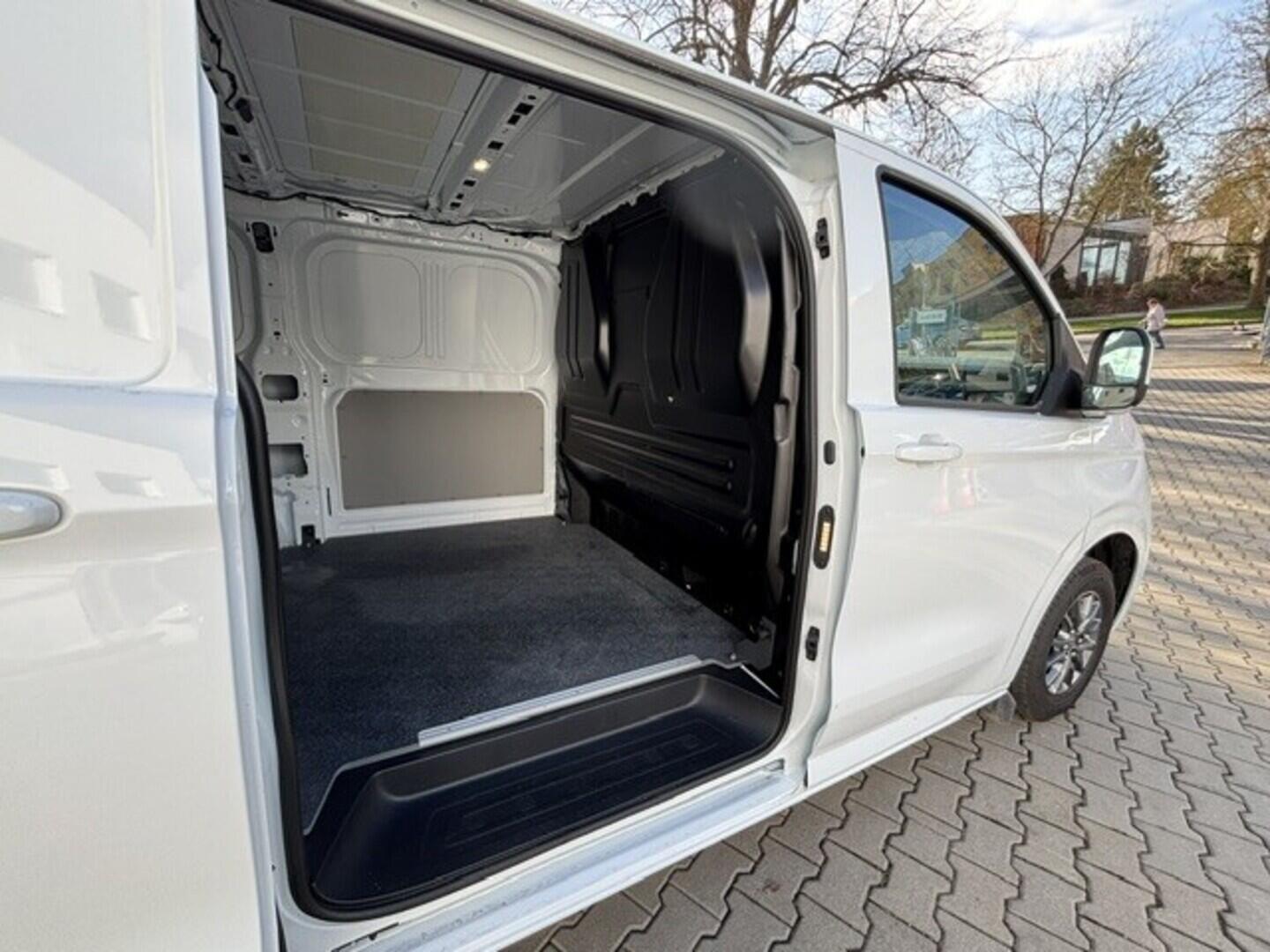 OI23U01027_22.webp_Transporter skříň KR 2,0 TDI 110 kW