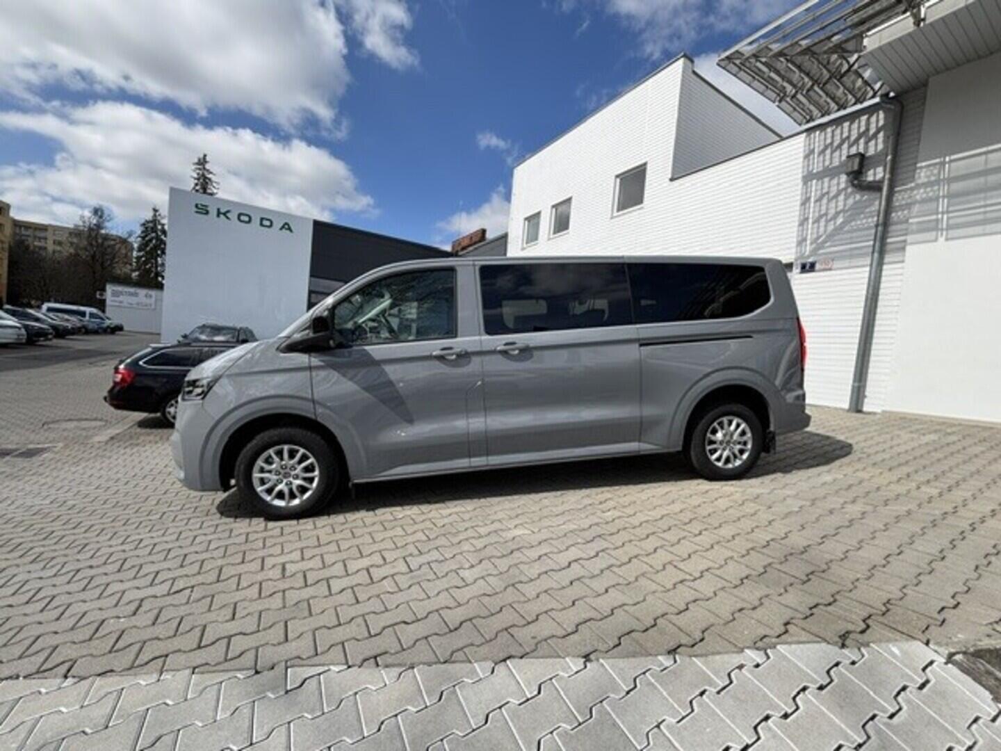 OI23U01045_21.webp_Caravelle Life DR 2.0 TDI 110 kW Manuální 6 st.