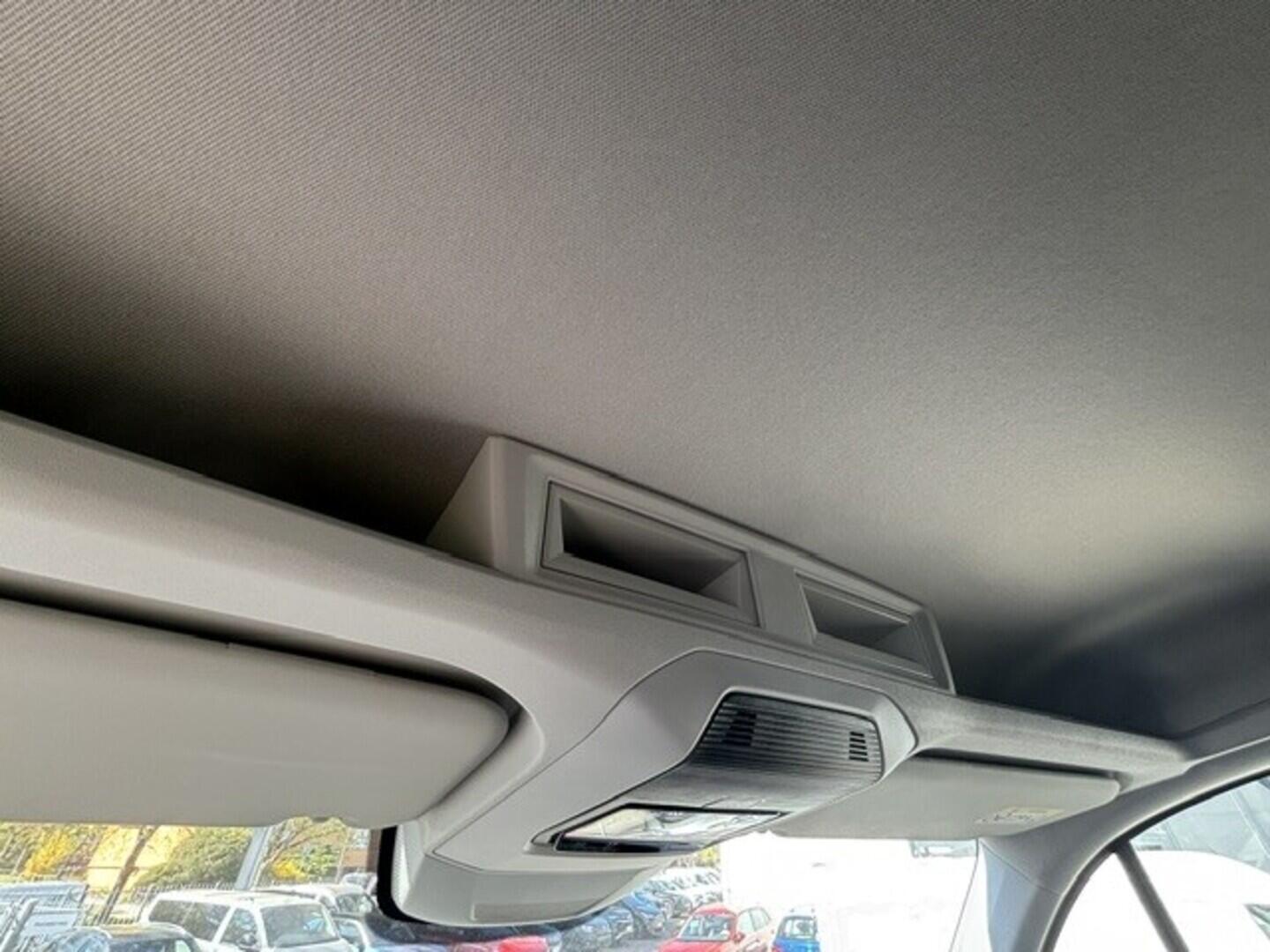 OI23U01084_18.webp_Crafter skříň 35 2,0 8AU FWD SR 130 kW