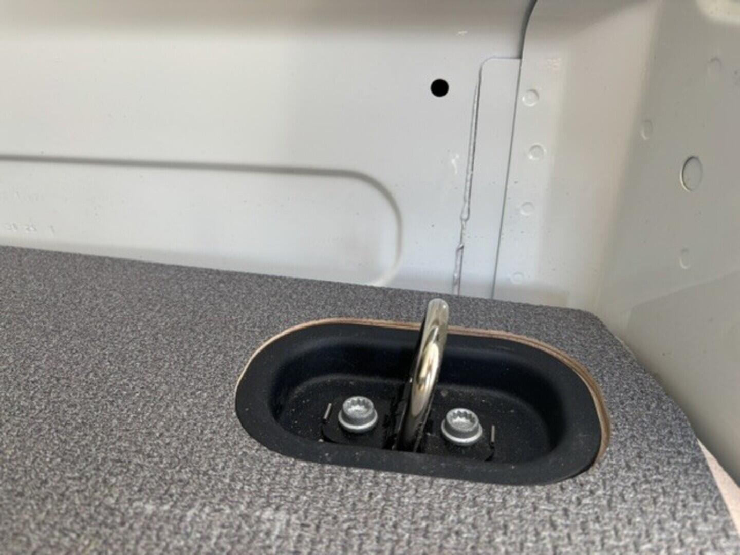 OI23U01084_23.webp_Crafter skříň 35 2,0 8AU FWD SR 130 kW