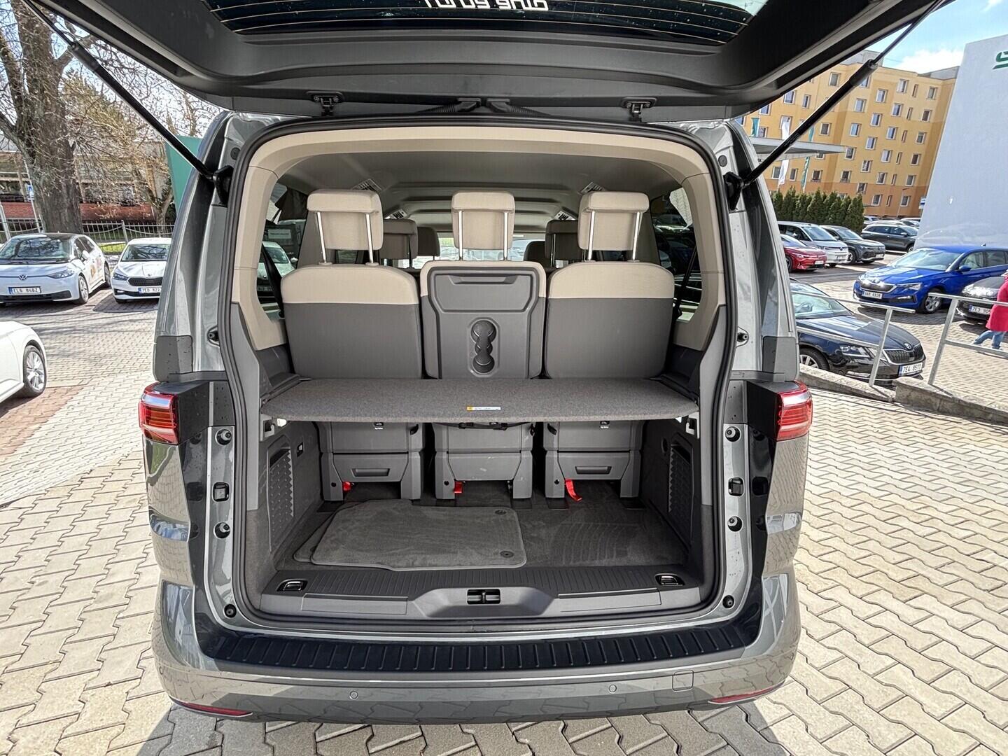 OI23U01089_17.webp_Multivan Long Life 2,0 TDI 110 kW DSG