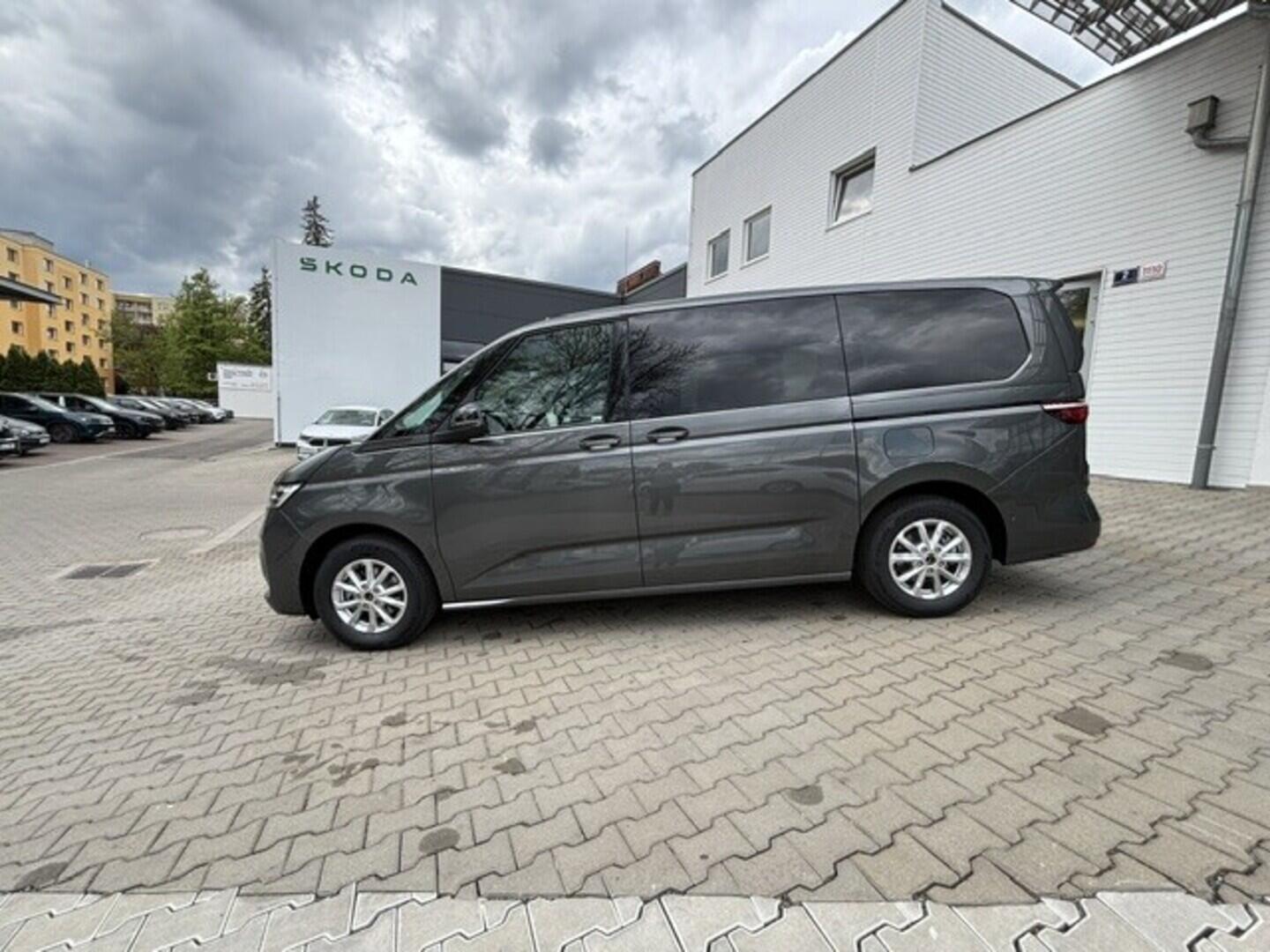 OI23U01122_23.webp_Akční Multivan Long Life 2,0 TDI 110 kW 7 DSG