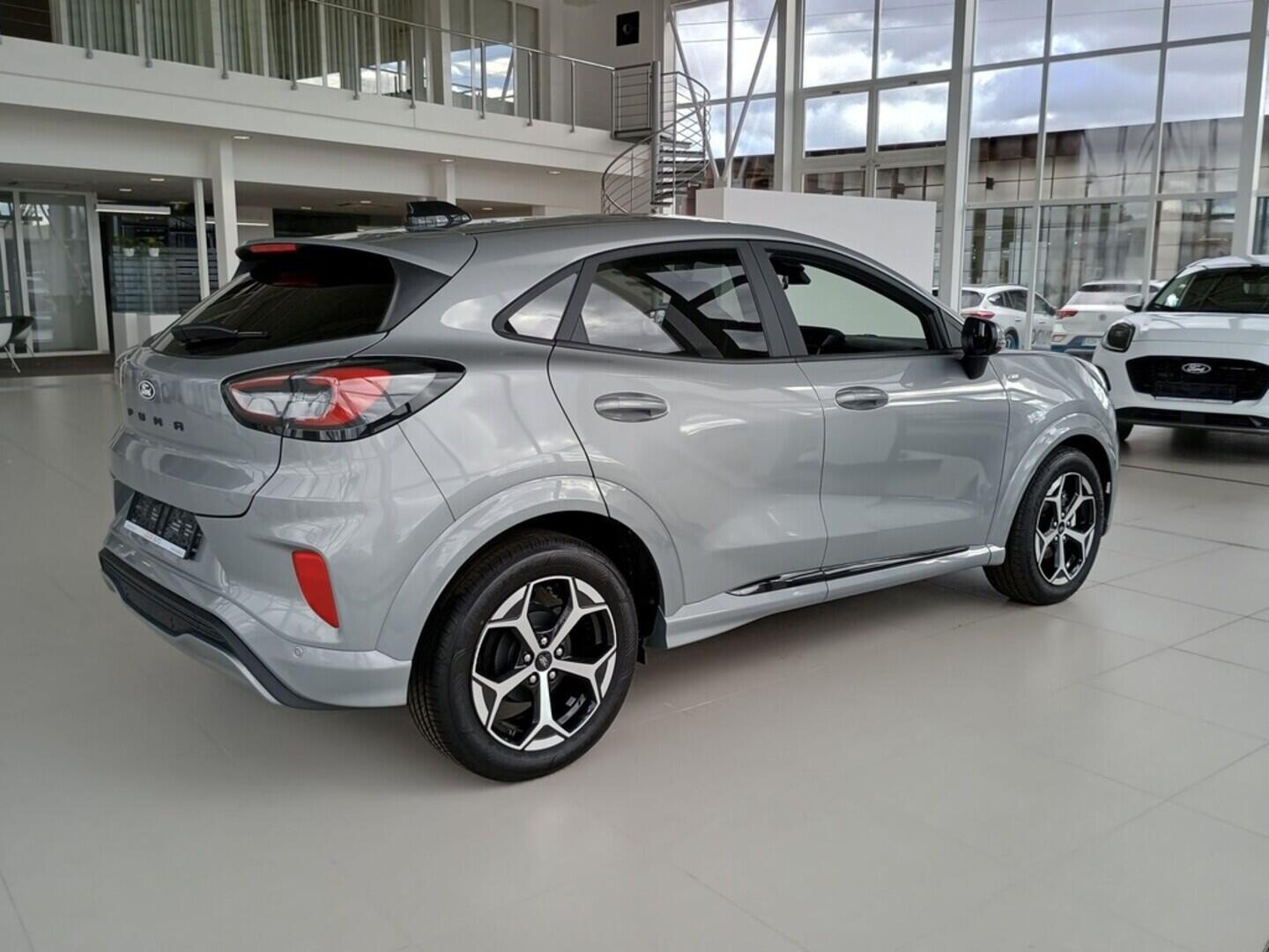 OJ51000002_19.webp_Puma ST-Line 1,0 EcoBoost Hybrid (mHEV) 92 kW