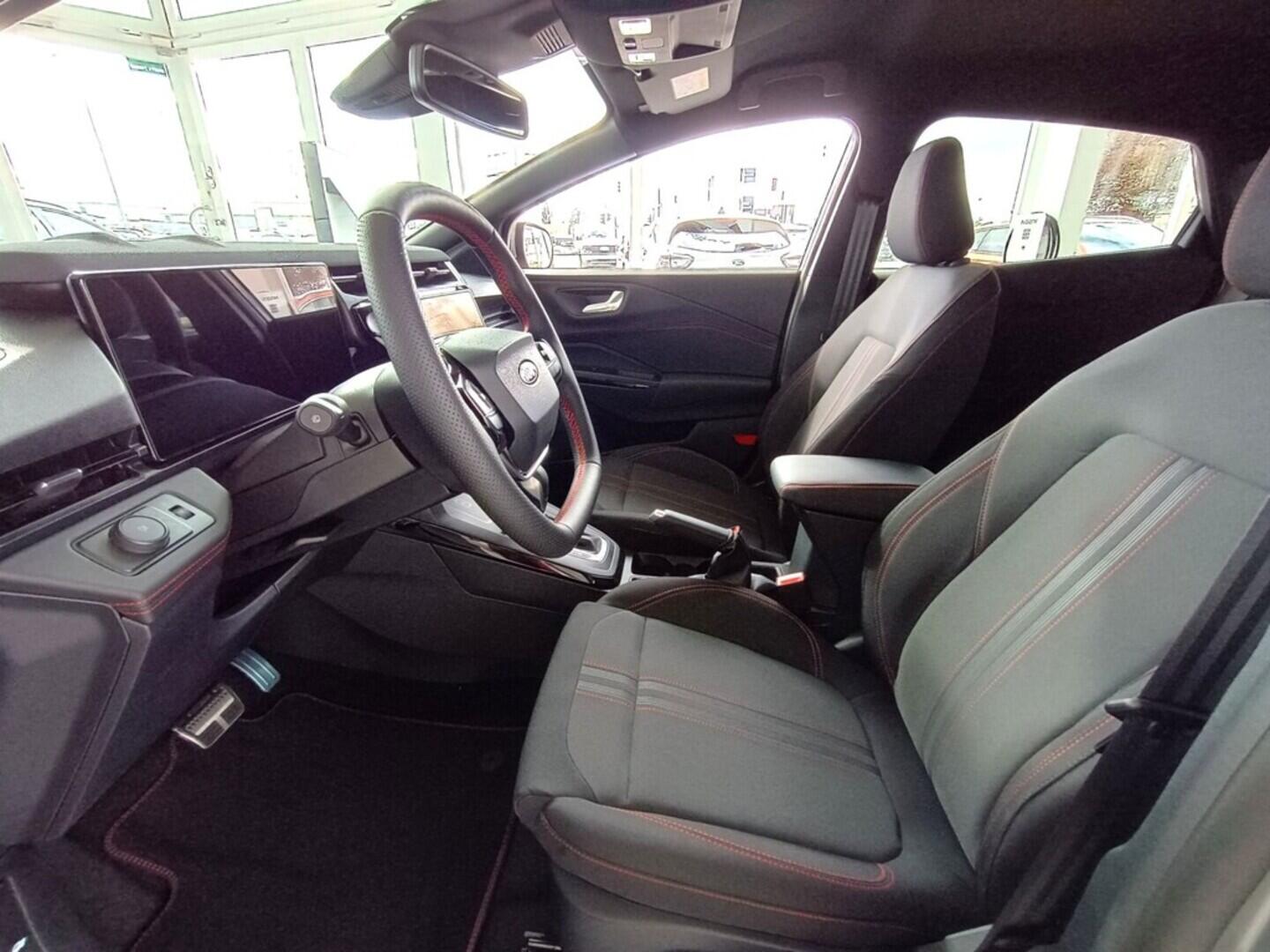 OJ51000002_21.webp_Puma ST-Line 1,0 EcoBoost Hybrid (mHEV) 92 kW