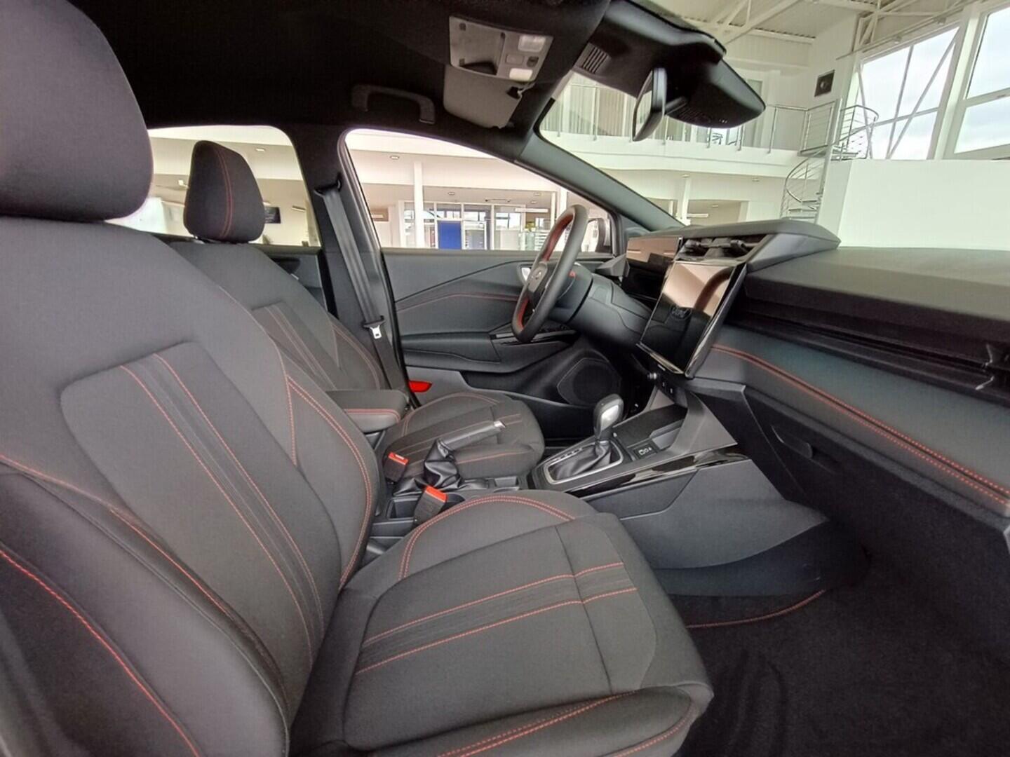 OJ51000002_23.webp_Puma ST-Line 1,0 EcoBoost Hybrid (mHEV) 92 kW