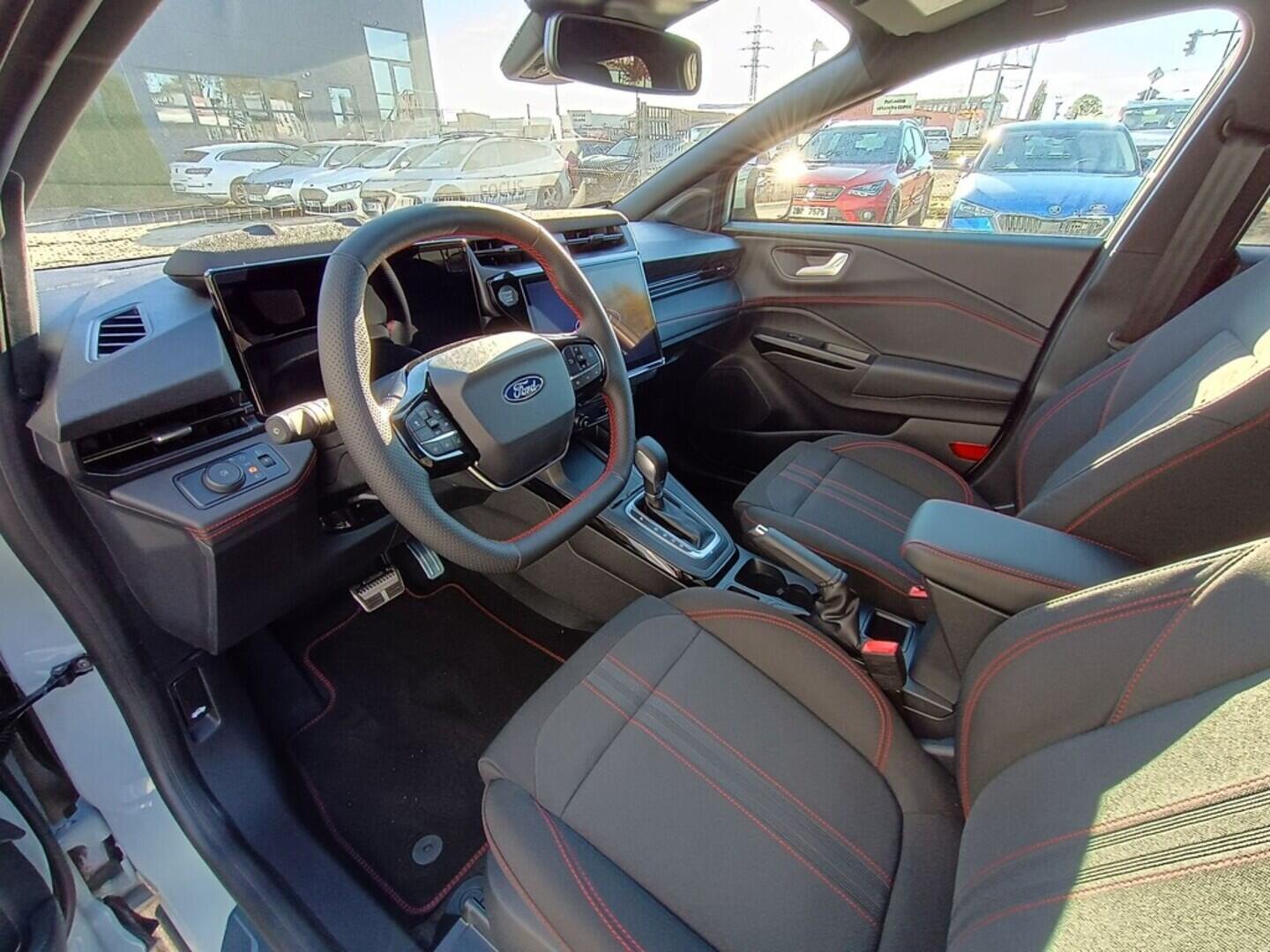 OJ51000003_19.webp_Puma ST-LINE  1,0 EcoBoost Hybrid (mHEV) 7st 92 kW